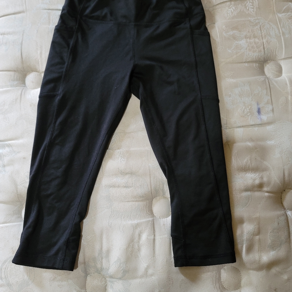 Capri work out pants